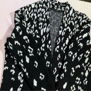 Stylish Black and White Women's Sweater